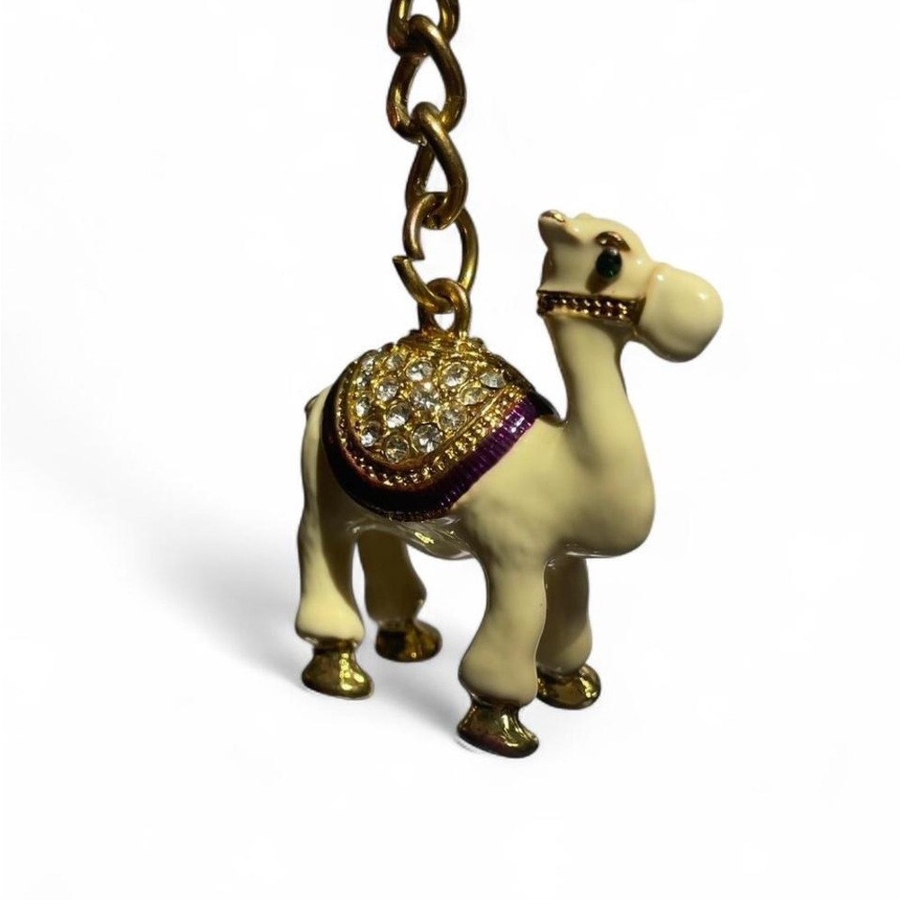 Pakistani Gold Rhinestone Camel Keychain - Picture 3 of 5